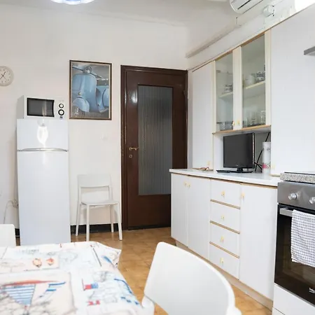 008 - Casa Riva Vista Mare Di Fronte E Mare Апартаменты *